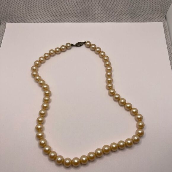 Vintage Jewelry - Vintage glass pearls champagne color